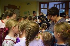 Kedves kis műsorral készültek a Völgység néptáncosok